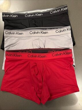 New Calvin Klein Black Boxer Briefs / Low Rise Trunk.  Microfiber